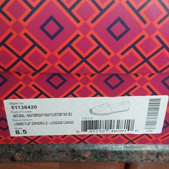 Tory Burch Black and Tan Flats with Snakeskin Accent..Size 8.5....Barely Worn.. - Picture 8 of 8